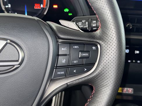 Used 2024 Lexus UX 250h F Sport image 23