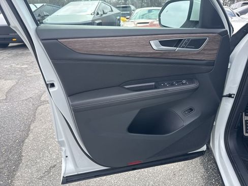 Used 2024 Volkswagen Atlas SEL Premium R-Line image 27