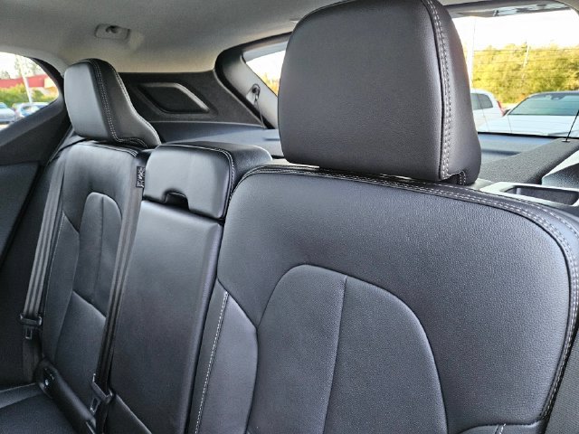 Certified 2024 Volvo XC40 B5 Plus w/ Protection Package Premier AWD/4WD image 15