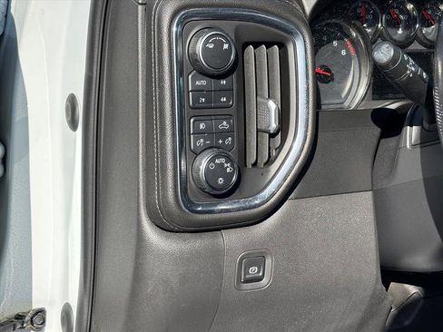 Used 2019 Chevrolet Silverado 1500 LT Trail Boss image 8
