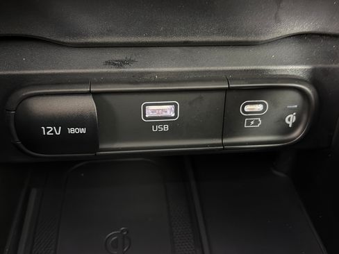 Certified 2025 Kia Telluride SX Prestige AWD/4WD image 30