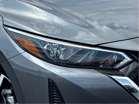 Used 2025 Nissan Sentra SV FWD image 5