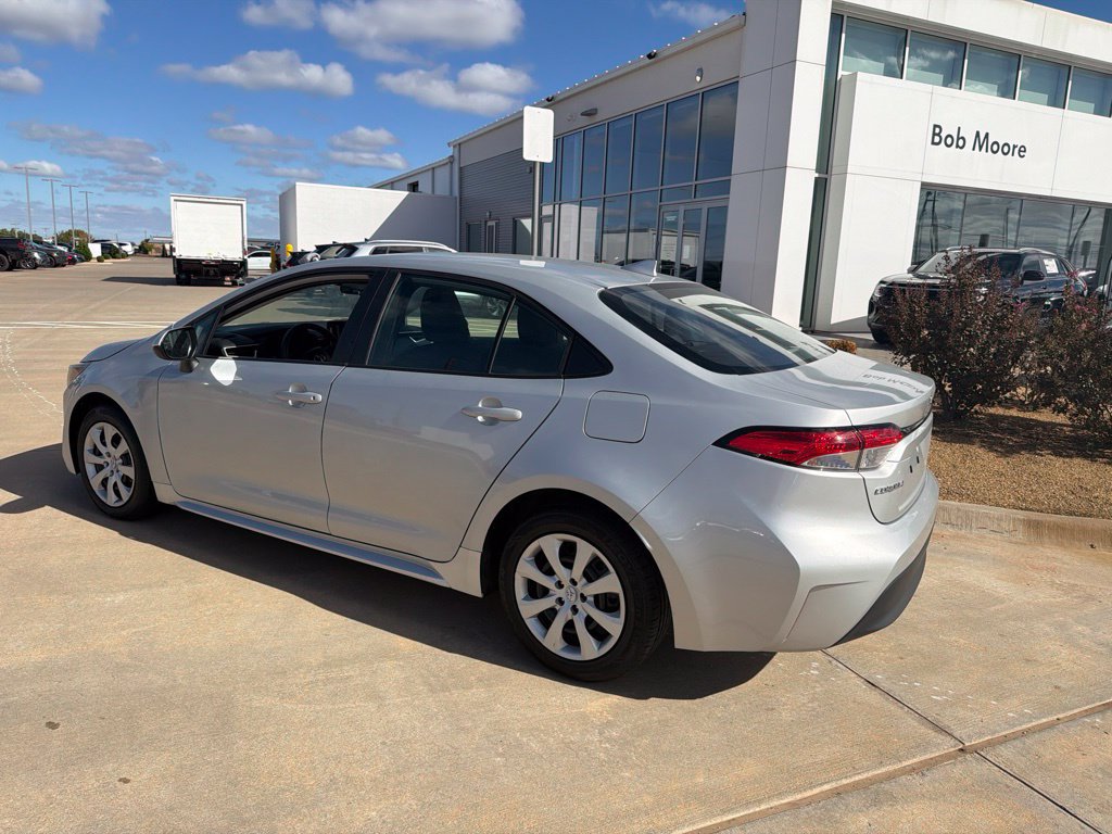 Used 2024 Toyota Corolla LE FWD image 7