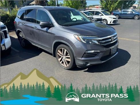 Used 2016 Honda Pilot Touring image 1