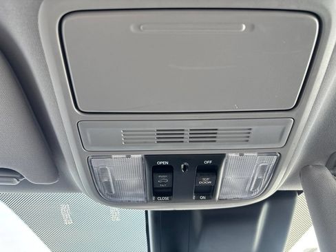 Used 2019 Honda Odyssey EX-L image 16
