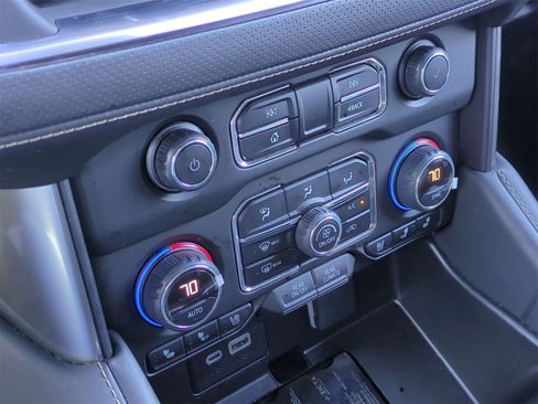 Certified 2023 Chevrolet Suburban Premier image 20