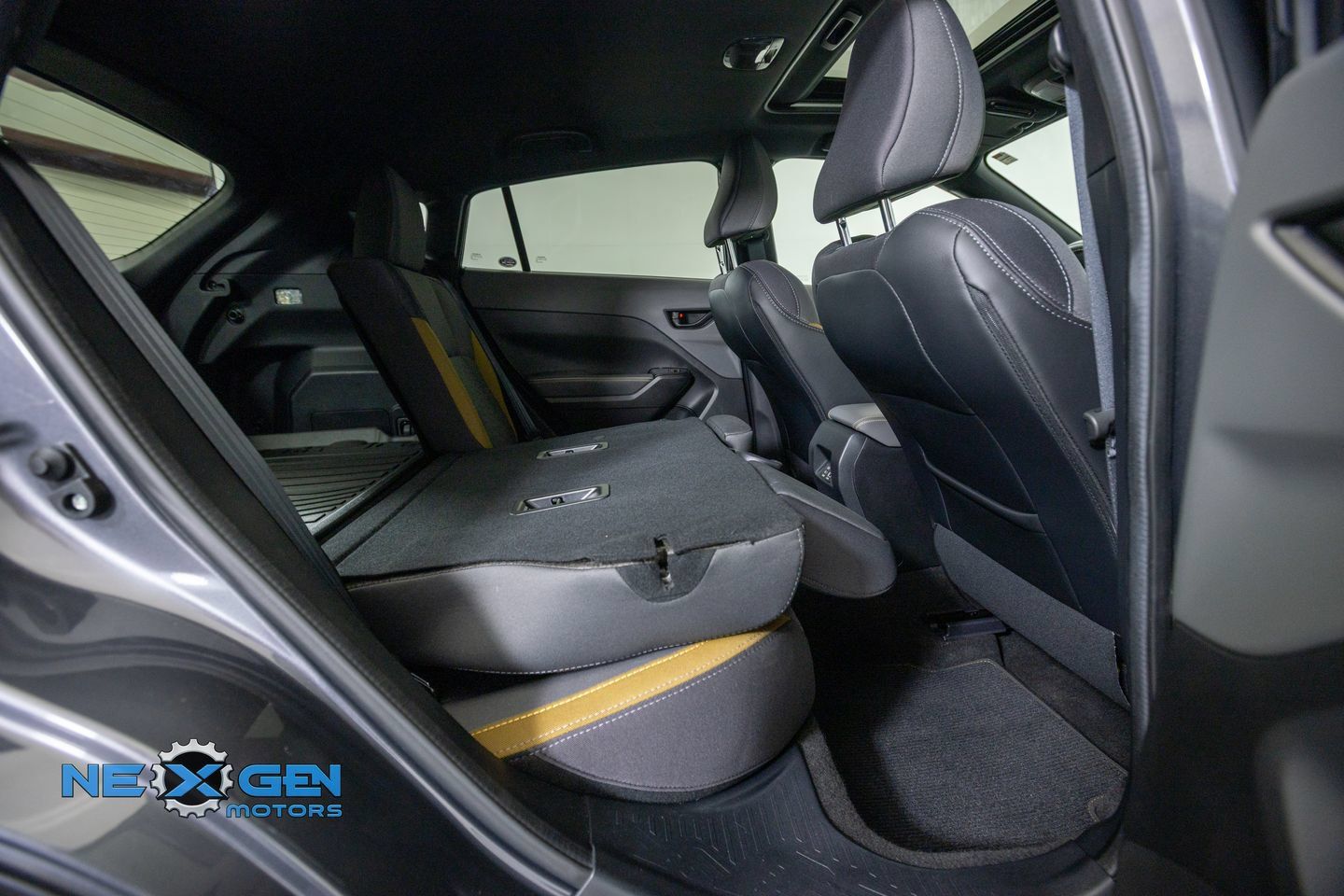 Used 2025 Subaru Crosstrek 2.5i Sport w/ Crosstrek Mirror Package AWD/4WD image 36