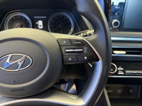 Used 2021 Hyundai Sonata SEL w/ Preferred Accessory Package FWD image 16