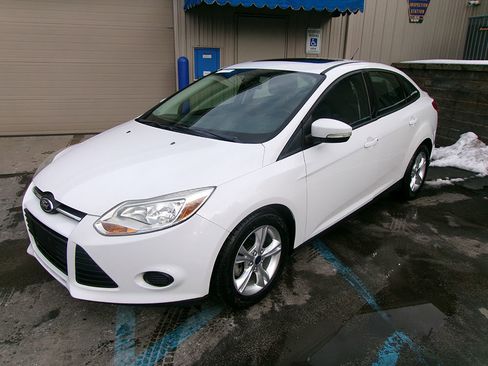 Used 2014 Ford Focus SE image 1