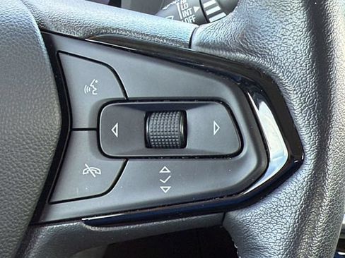 Used 2023 Chevrolet Bolt EUV LT w/ Convenience Package FWD image 25