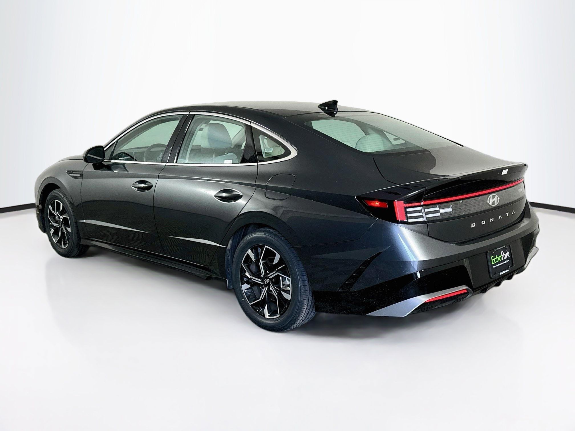 Used 2025 Hyundai Sonata SEL FWD image 5