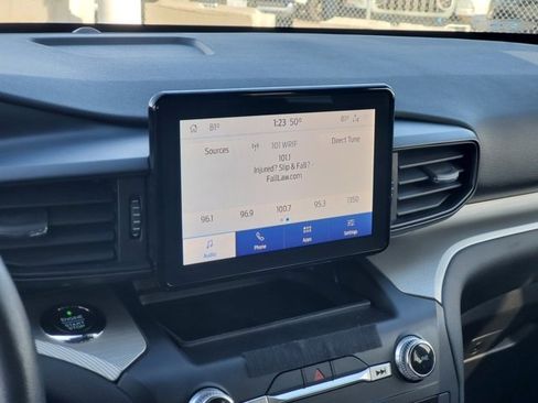 Used 2020 Ford Explorer XLT image 18