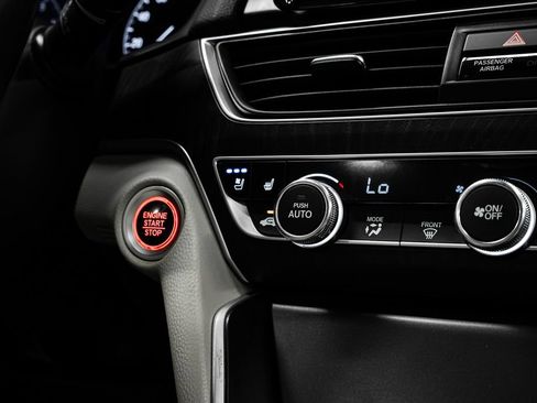 Used 2018 Honda Accord Touring image 24
