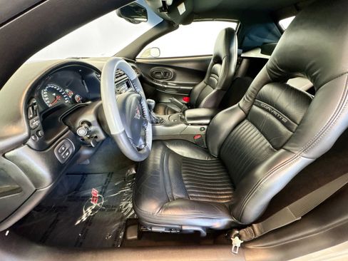 Used 2002 Chevrolet Corvette Convertible w/ Preferred Equipment Group2 image 5