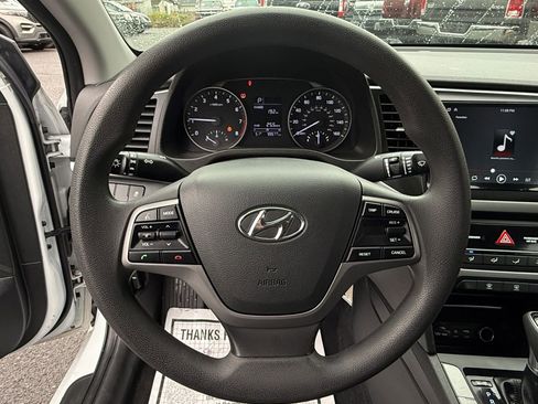 Used 2018 Hyundai Elantra SE image 15