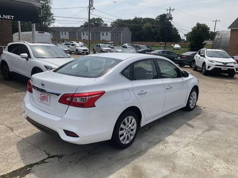 Used 2018 Nissan Sentra S FWD image 3