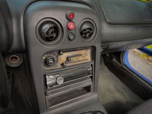 Used 1995 MAZDA MX-5 Miata image 6