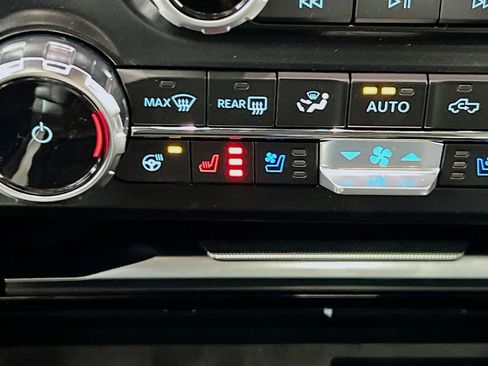 New 2026 Ford F250 Platinum w/ FX4 Off-Road Package image 24