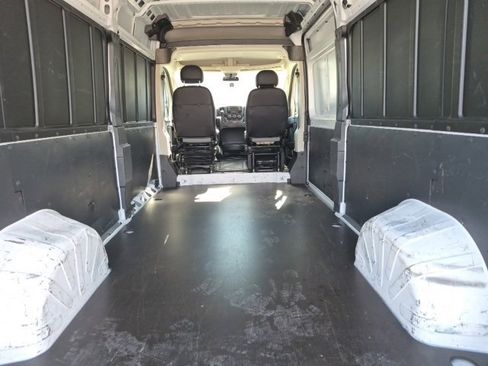 Used 2018 RAM ProMaster 2500 w/ Interior Convenience Group image 12