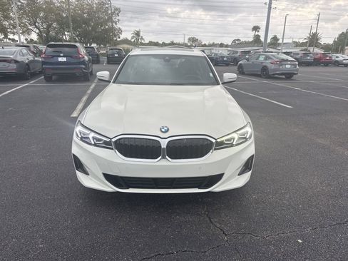 Used 2025 BMW 330i Sedan image 2