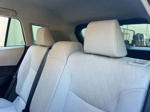 Used 2024 Toyota Corolla Cross L image 19