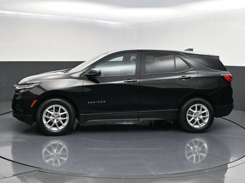 Used 2022 Chevrolet Equinox LS w/ LS Convenience Package FWD image 5