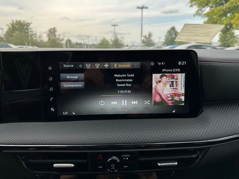 New 2025 Nissan Kicks SR w/ SR Premium Package image 23