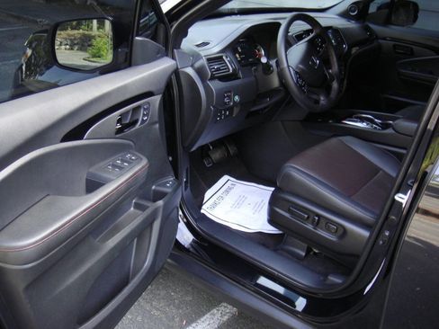 Used 2025 Honda Passport Black Edition image 12