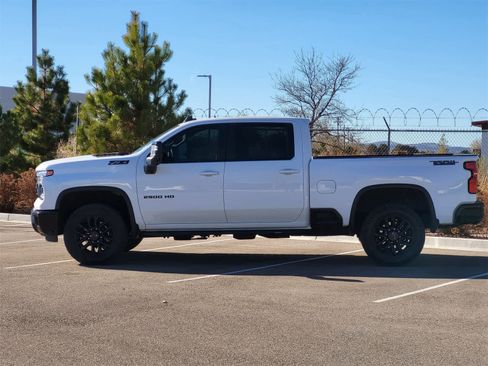 Used 2025 Chevrolet Silverado 2500 LT w/ Trail Boss Package image 4