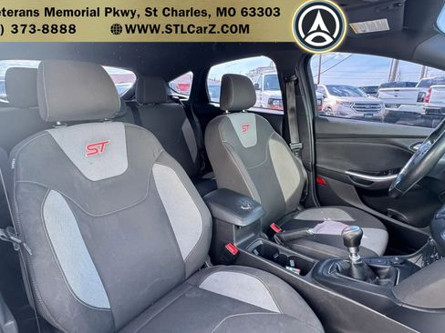 Used 2018 Ford Focus ST FWD image 16