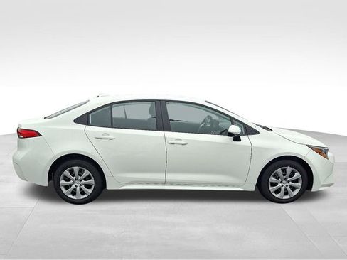 Used 2025 Toyota Corolla LE image 7