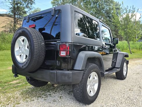 Used 2013 Jeep Wrangler Sport AWD/4WD image 10