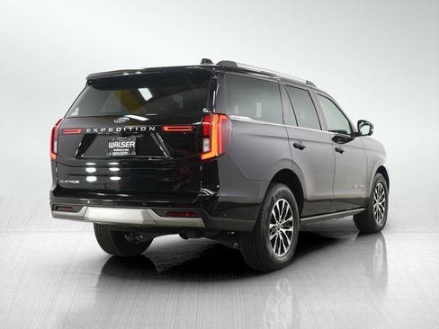 Used 2025 Ford Expedition Platinum AWD/4WD image 5