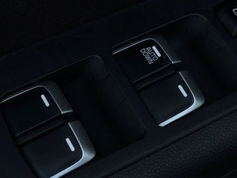 Used 2019 Kia Soul FWD image 39