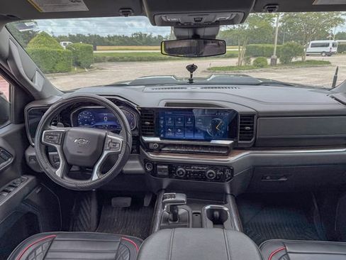 Used 2024 Chevrolet Silverado 1500 LT Trail Boss w/ Convenience Package II AWD/4WD image 19