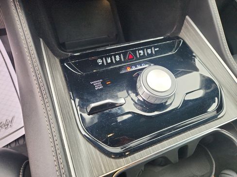 Used 2024 Jeep Wagoneer Series II image 35