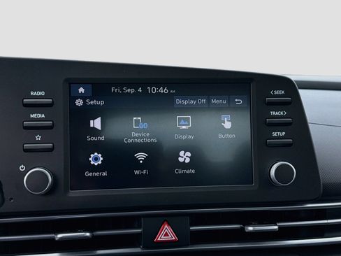 New 2026 Hyundai Elantra Hybrid FWD image 9