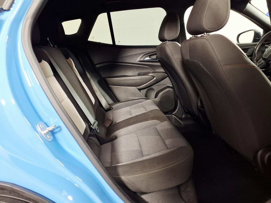 Used 2024 Chevrolet Trax RS FWD image 11