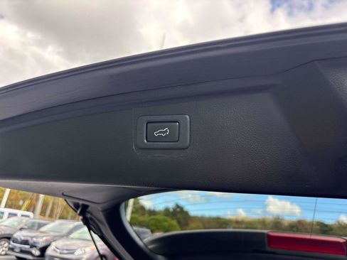 Used 2018 Subaru Outback 2.5i Limited image 15