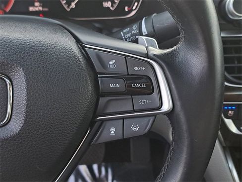 Used 2018 Honda Accord Touring image 25