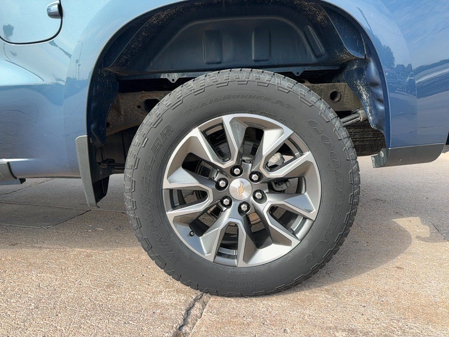 Used 2024 Chevrolet Silverado 1500 LT AWD/4WD image 11