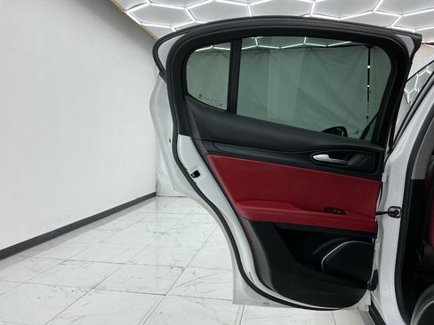 Used 2018 Alfa Romeo Stelvio AWD image 26
