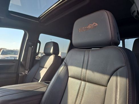 Used 2025 Chevrolet Silverado 1500 High Country image 43