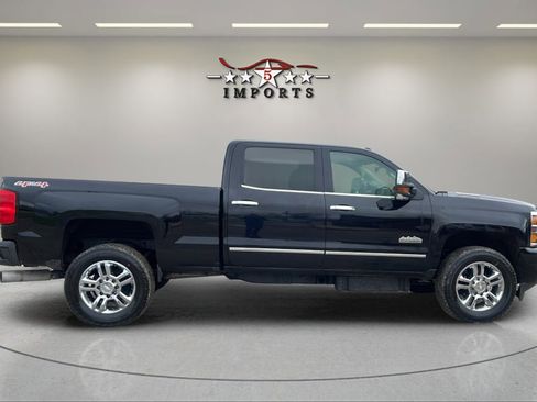 Used 2016 Chevrolet Silverado 2500 High Country w/ Duramax Plus Package image 6