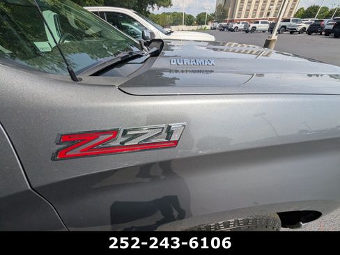 Used 2021 Chevrolet Silverado 1500 LTZ w/ LTZ Premium Package AWD/4WD image 5