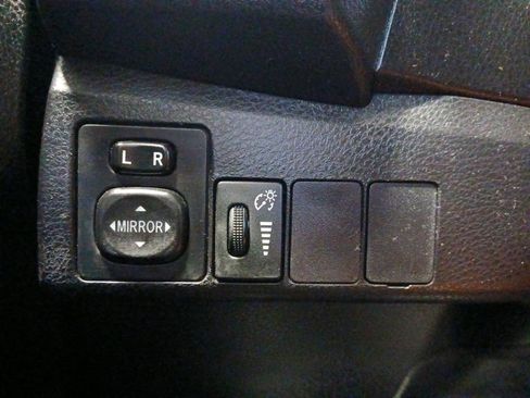 Used 2015 Toyota Corolla L image 19