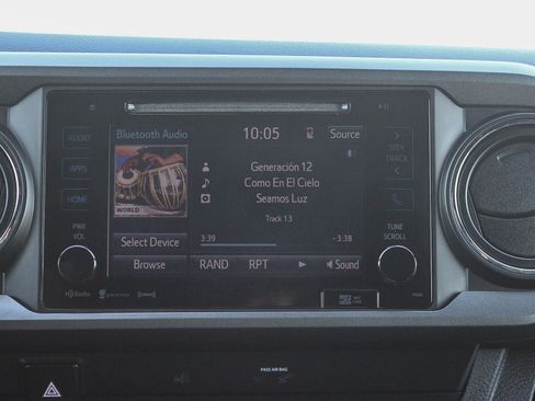 Used 2019 Toyota Tacoma TRD Off-Road image 15