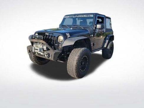 Used 2018 Jeep Wrangler Sport w/ Connectivity Group AWD/4WD image 3