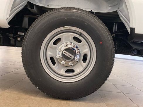 New 2026 Ford F250 XL w/ XL Chrome Package image 18