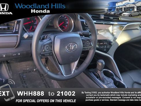 Used 2018 Toyota Camry XSE image 9